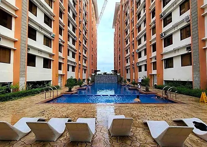 Paseo Hub Hotel